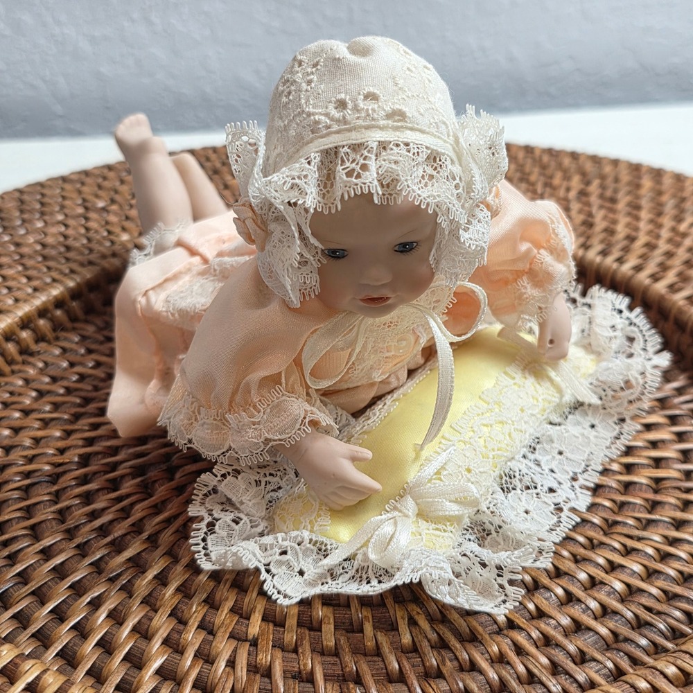 1990s Ashton-Drake Galleries Picture Perfect Baby 'Heather' Lace Pillow Tummy
